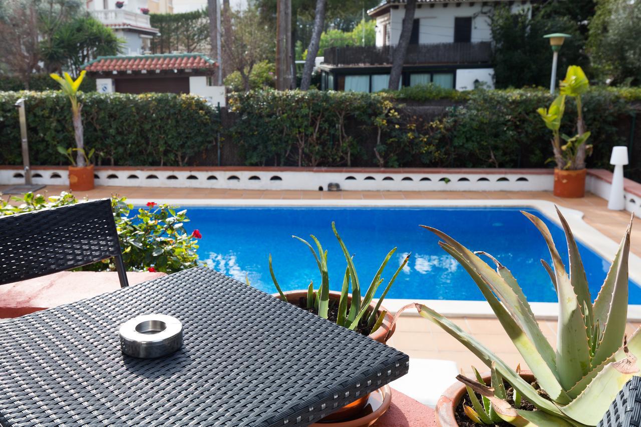 Villa Alicia Sitges Exterior foto